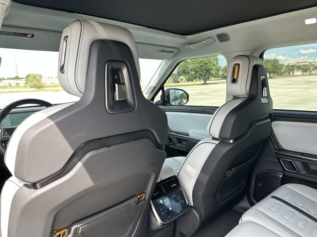 Rivian R1S Adventure 2024