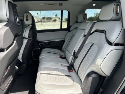Rivian R1S Adventure 2024