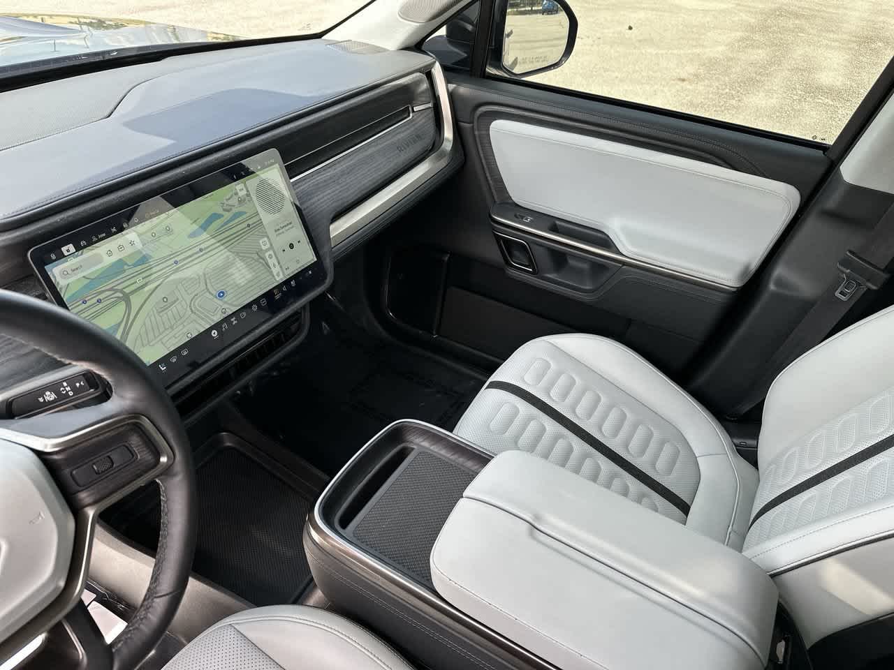 Rivian R1S Adventure 2024