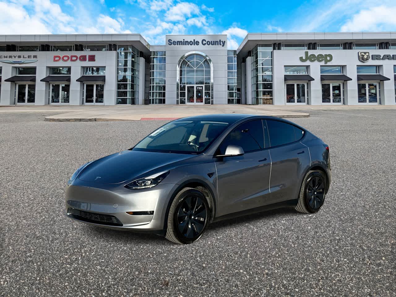 Tesla Model Y 2025, versión de largo alcance, doble motor y tracción trasera