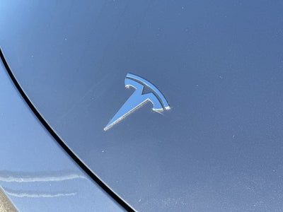 Tesla Model Y 2025, versión de largo alcance, doble motor y tracción trasera