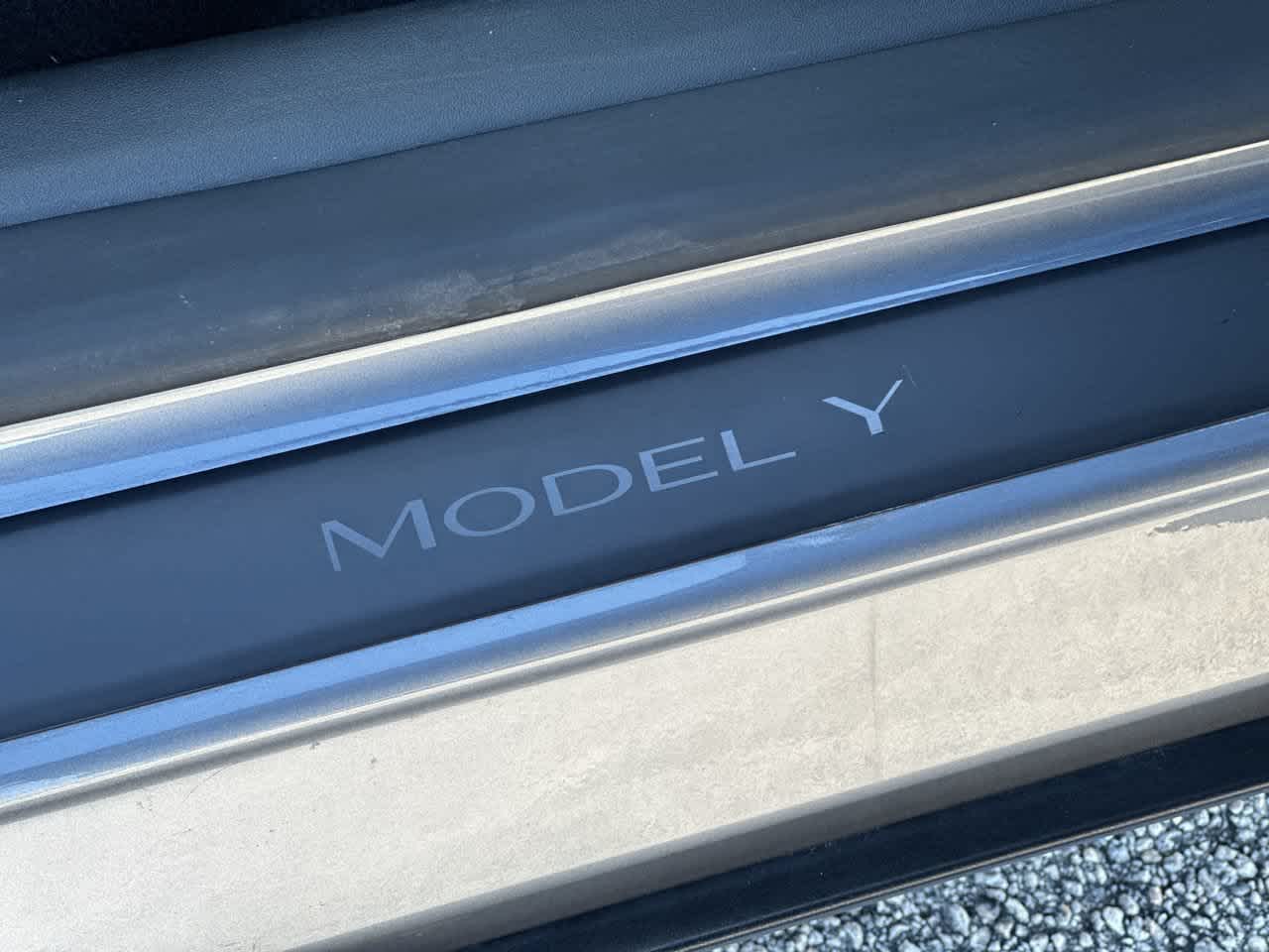 Tesla Model Y 2025, versión de largo alcance, doble motor y tracción trasera