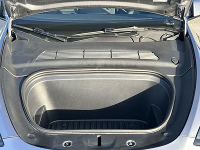 Tesla Model Y 2025, versión de largo alcance, doble motor y tracción trasera