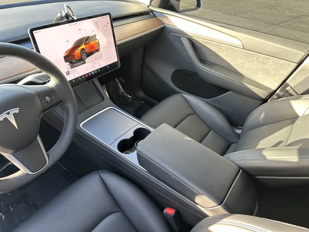 Tesla Model Y 2025, versión de largo alcance, doble motor y tracción trasera