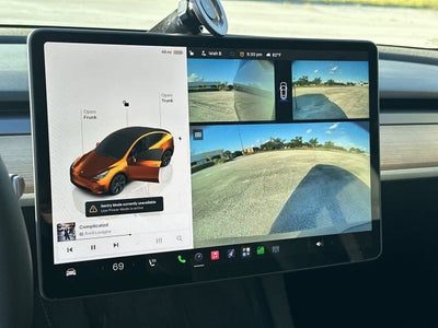 Tesla Model Y 2025, versión de largo alcance, doble motor y tracción trasera