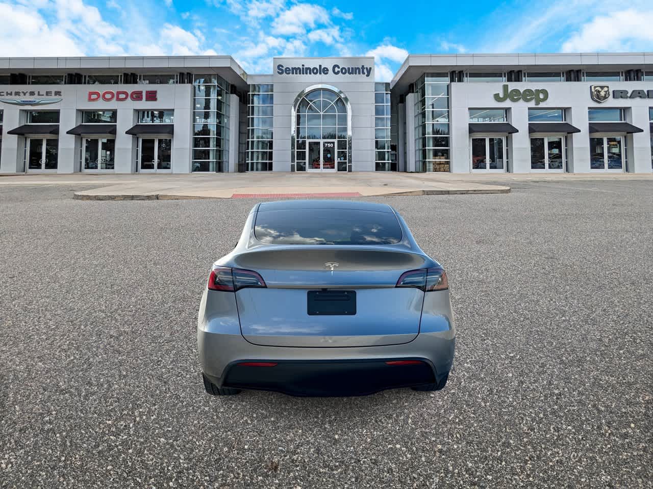 Tesla Model Y 2025, versión de largo alcance, doble motor y tracción trasera
