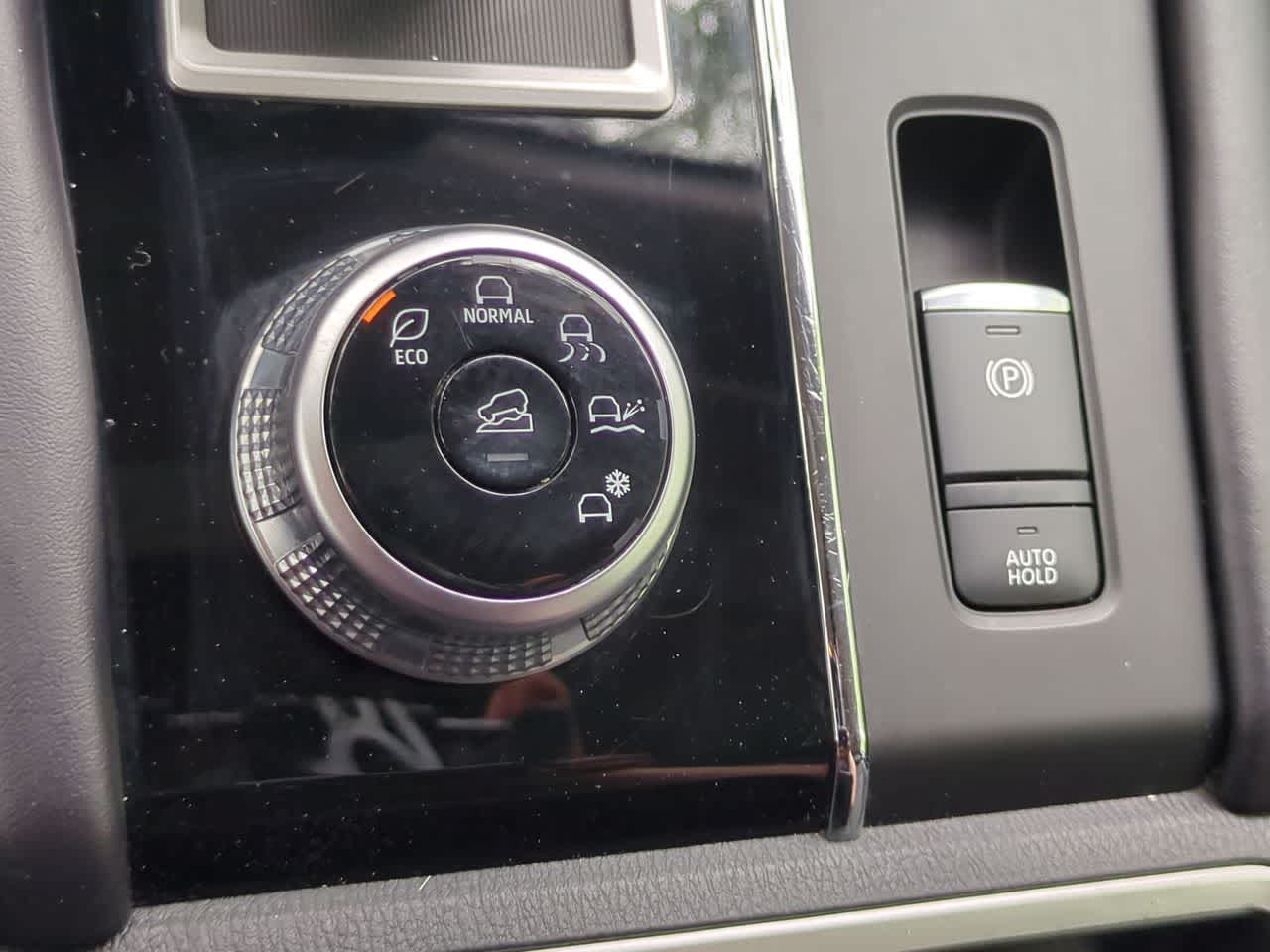 Mitsubishi Outlander SE 2.5 2WD 2024