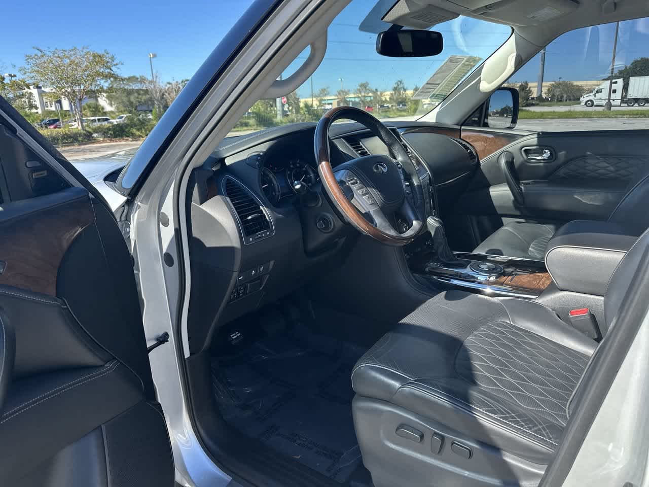 INFINITI QX80 LUXE 2019