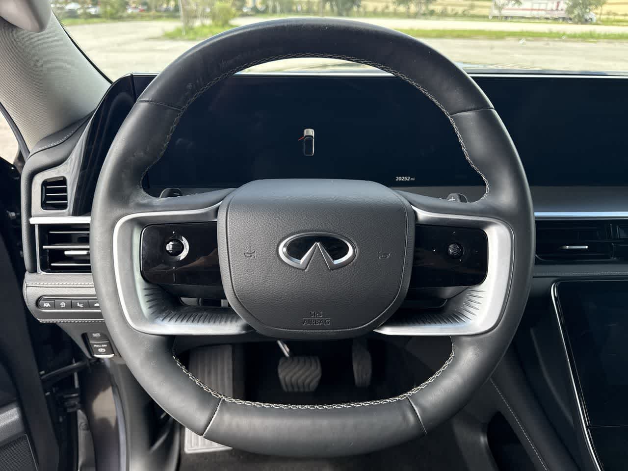 INFINITI QX80 LUXE 2025