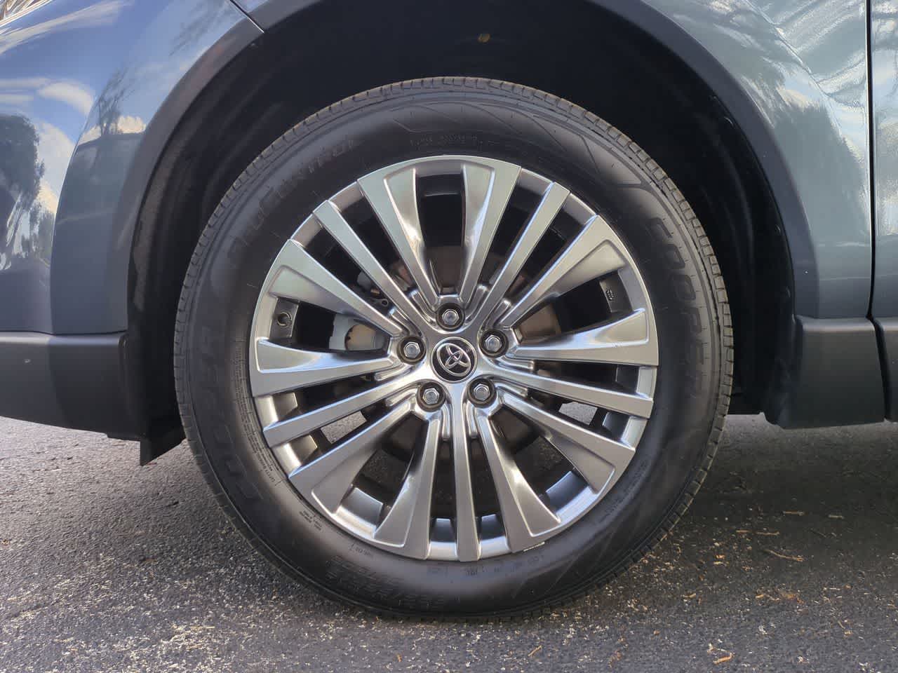 Toyota Venza XLE 2022