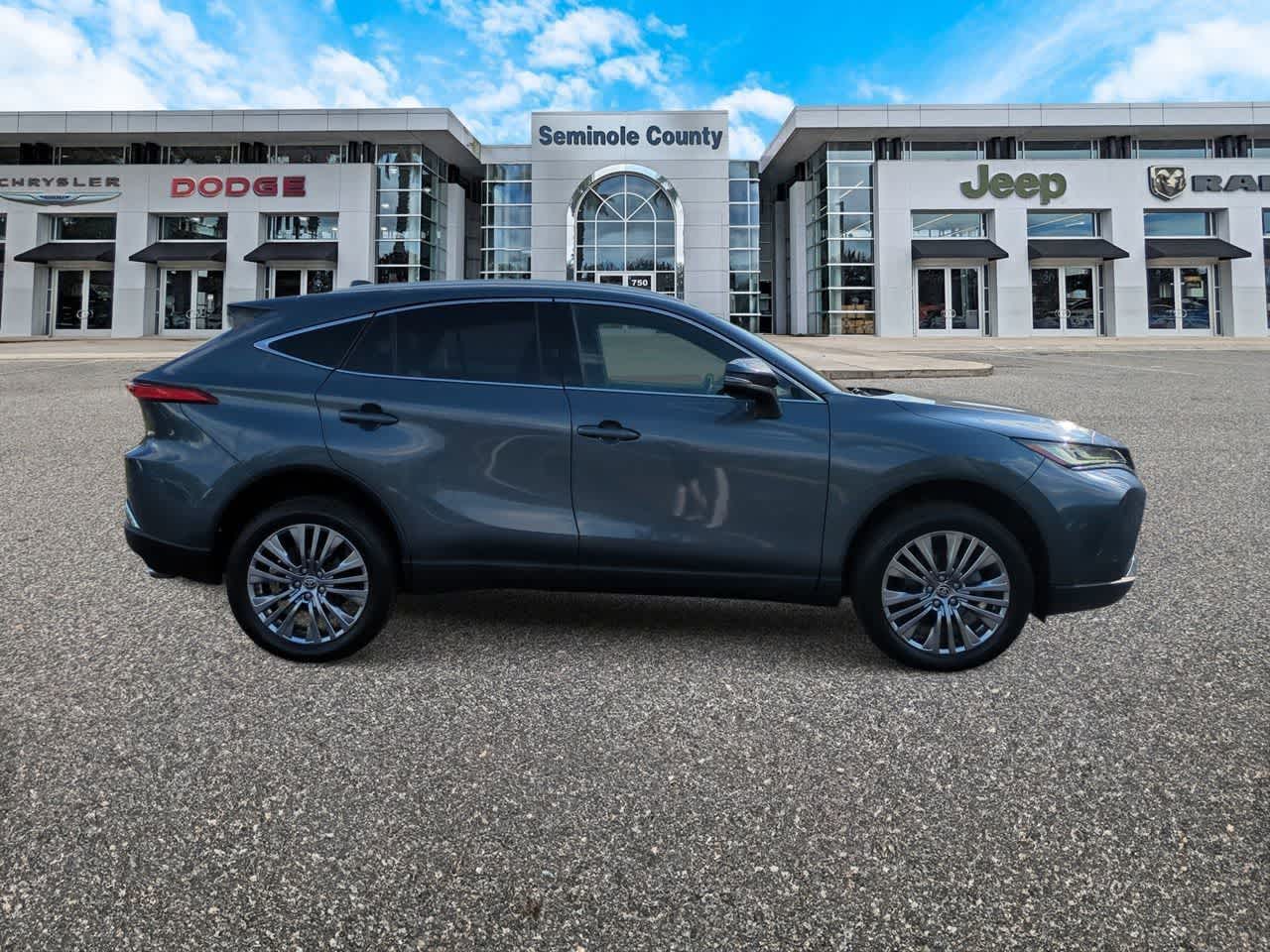 Toyota Venza XLE 2022