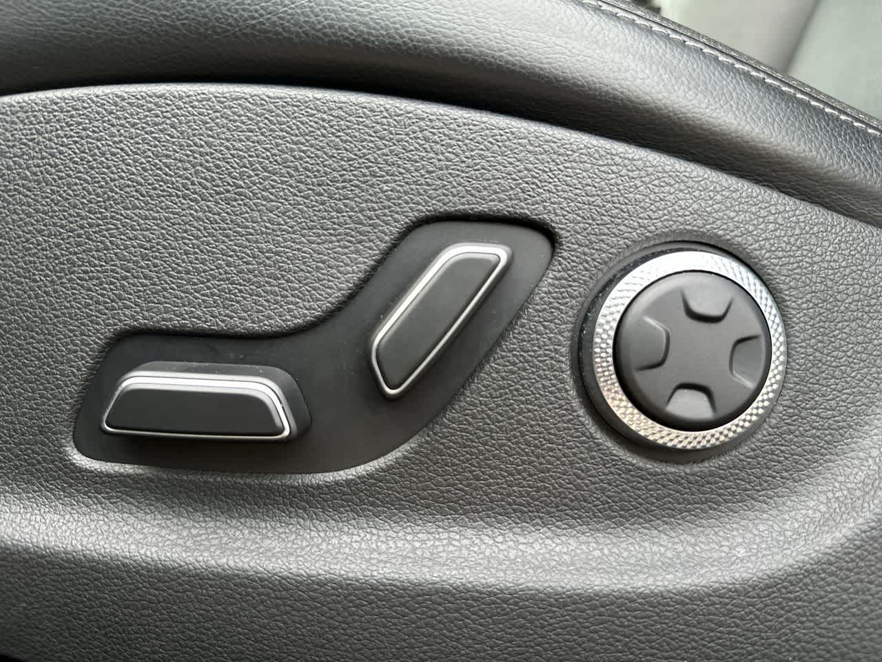 Genesis GV70 2.5T AWD 2025