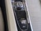 Volvo XC60 B5 Plus 2024 con tema oscuro