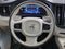 Volvo XC60 B5 Plus 2024 con tema oscuro
