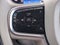 Volvo XC60 B5 Plus 2024 con tema oscuro