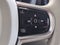 Volvo XC60 B5 Plus 2024 con tema oscuro