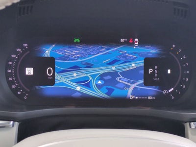 Volvo XC60 B5 Plus 2024 con tema oscuro